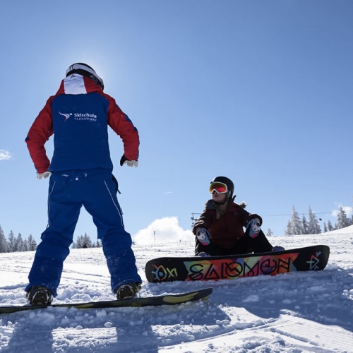Auch gibt es bei uns Snowboardlehrer oder Dual-Lehrer für Ski und Snowboard